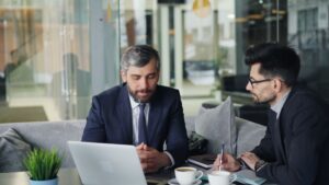 Sociedad patrimonial con empleado requisitos fiscales